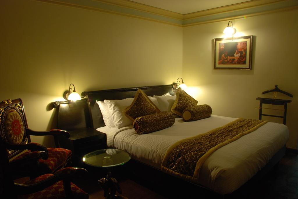 Отель The Nagpur Ashok Экстерьер фото
